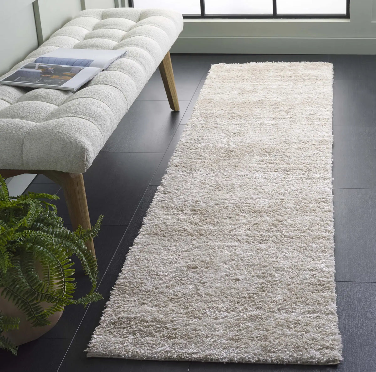 Safavieh Penelope Shag 2'-0" x 8'-0" Rug in Beige / Ivory