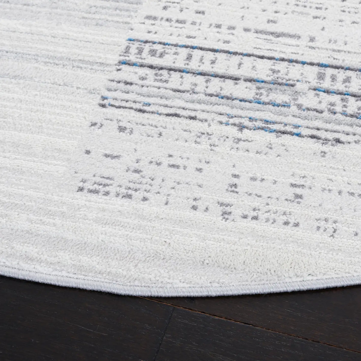 Safavieh Shivan 100 6'-7" x 6'-7" Rug in Ivory / Blue