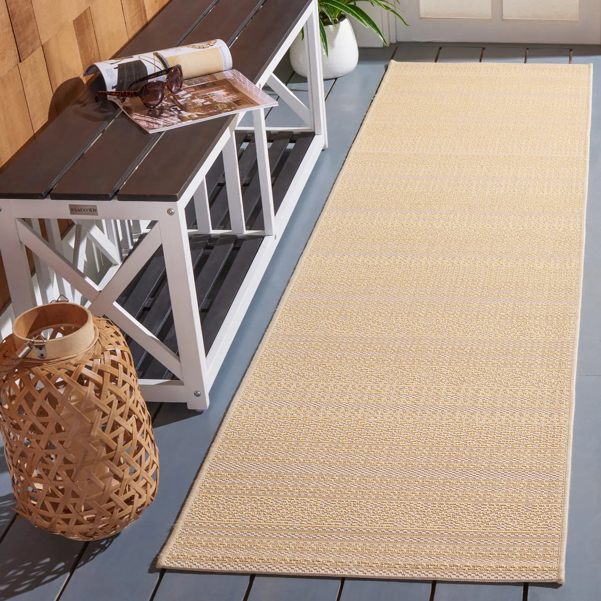 Safavieh Courtyard 2'-3" x 8'-0" Rug in Beige / Gold