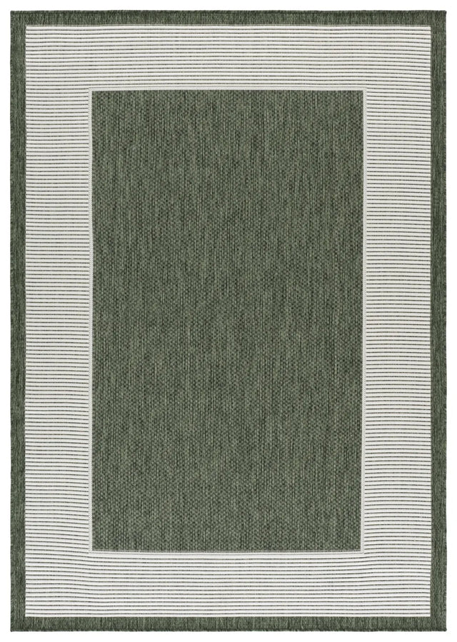 Safavieh Beach House 5'-3" x 7'-6" Rug in Green / Ivory