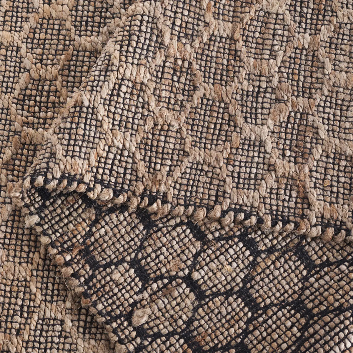 Safavieh Cape Cod 4'-0" x 6'-0" Rug in Black / Natural