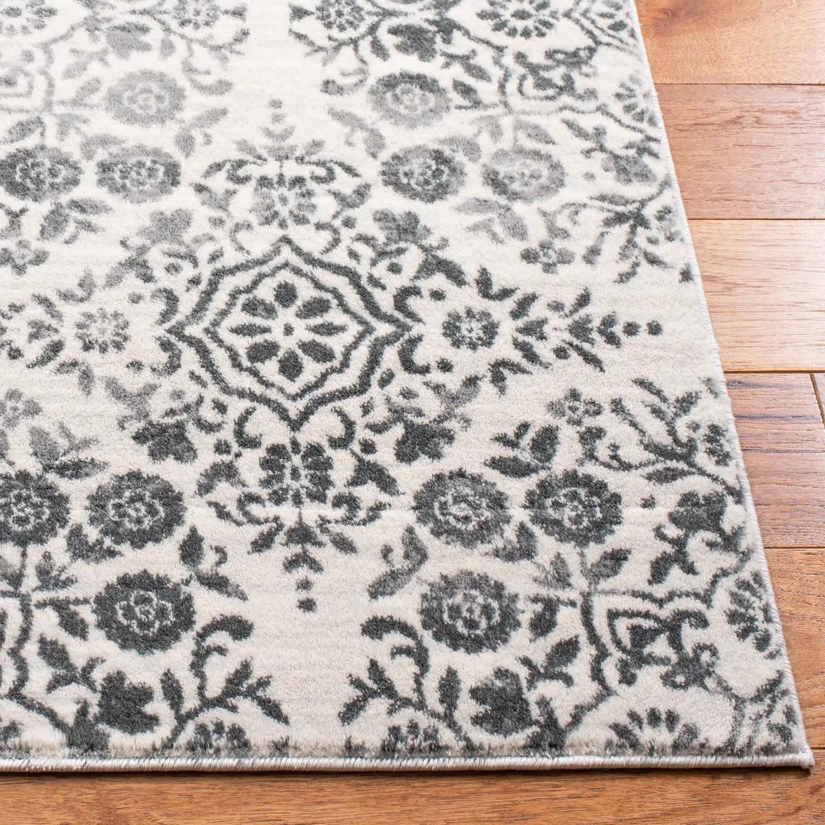 Safavieh Martha Stewart Isabella 4'-0" x 6'-0" Rug in Charcoal / Ivory