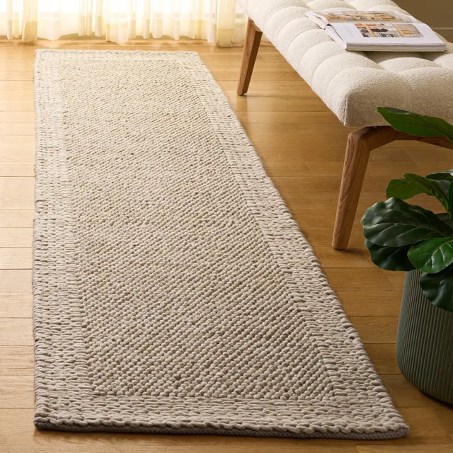 Safavieh Natura 2'-3" x 9'-0" Rug in Natural / Beige