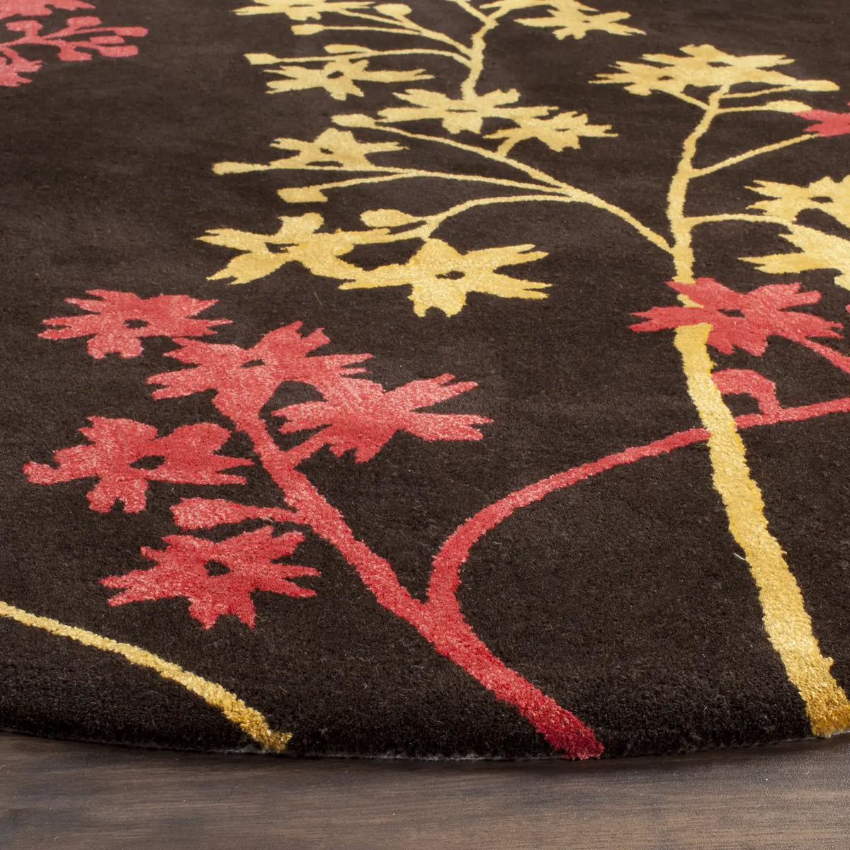 Safavieh Soho 6'-0" x 6'-0" Rug in Brown / Red