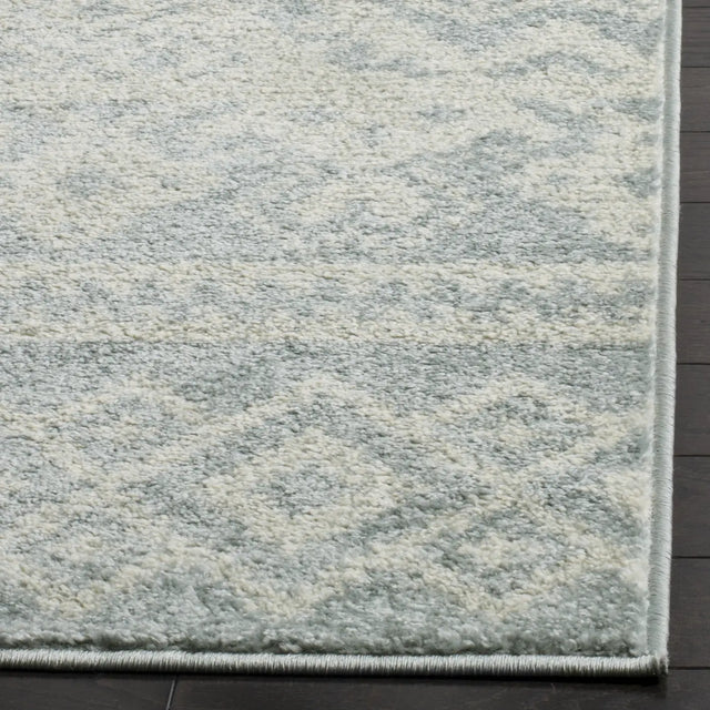 Safavieh Adirondack 4'-0" x 6'-0" Rug in Slate / Ivory