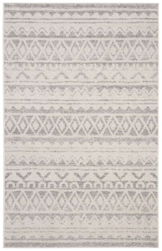 Safavieh Adirondack 4'-0" x 6'-0" Rug in Ivory / Grey