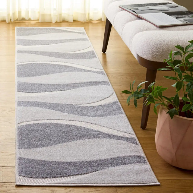 Safavieh Stella 2'-0" x 8'-0" Rug in Ivory / Grey