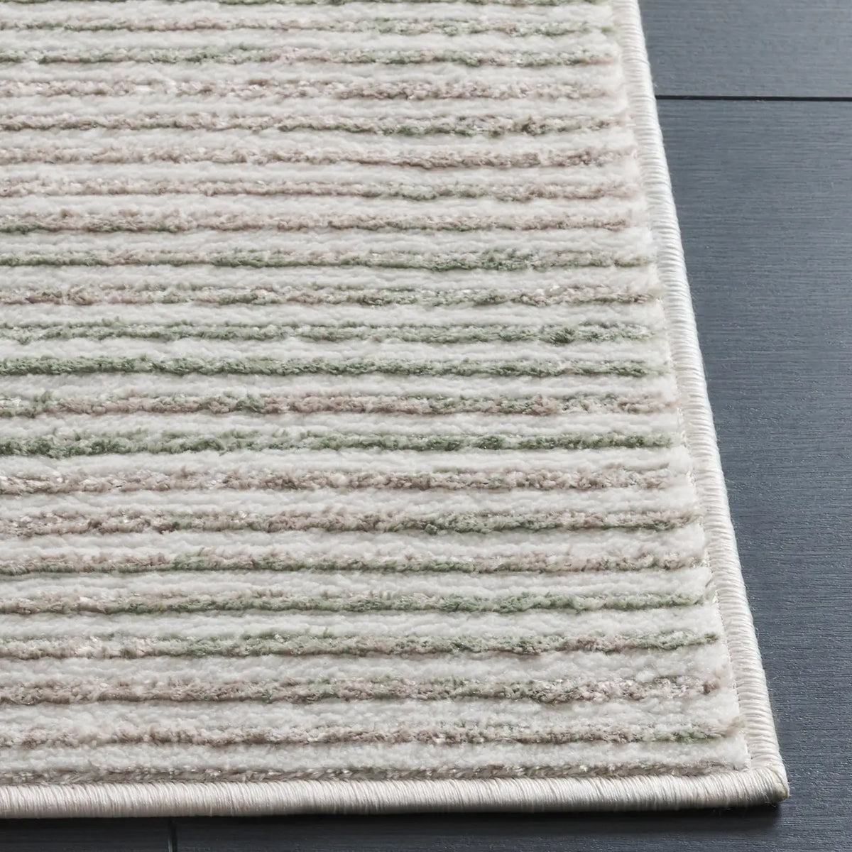 Safavieh Orchard 4'-0" x 6'-0" Rug in Ivory / Green