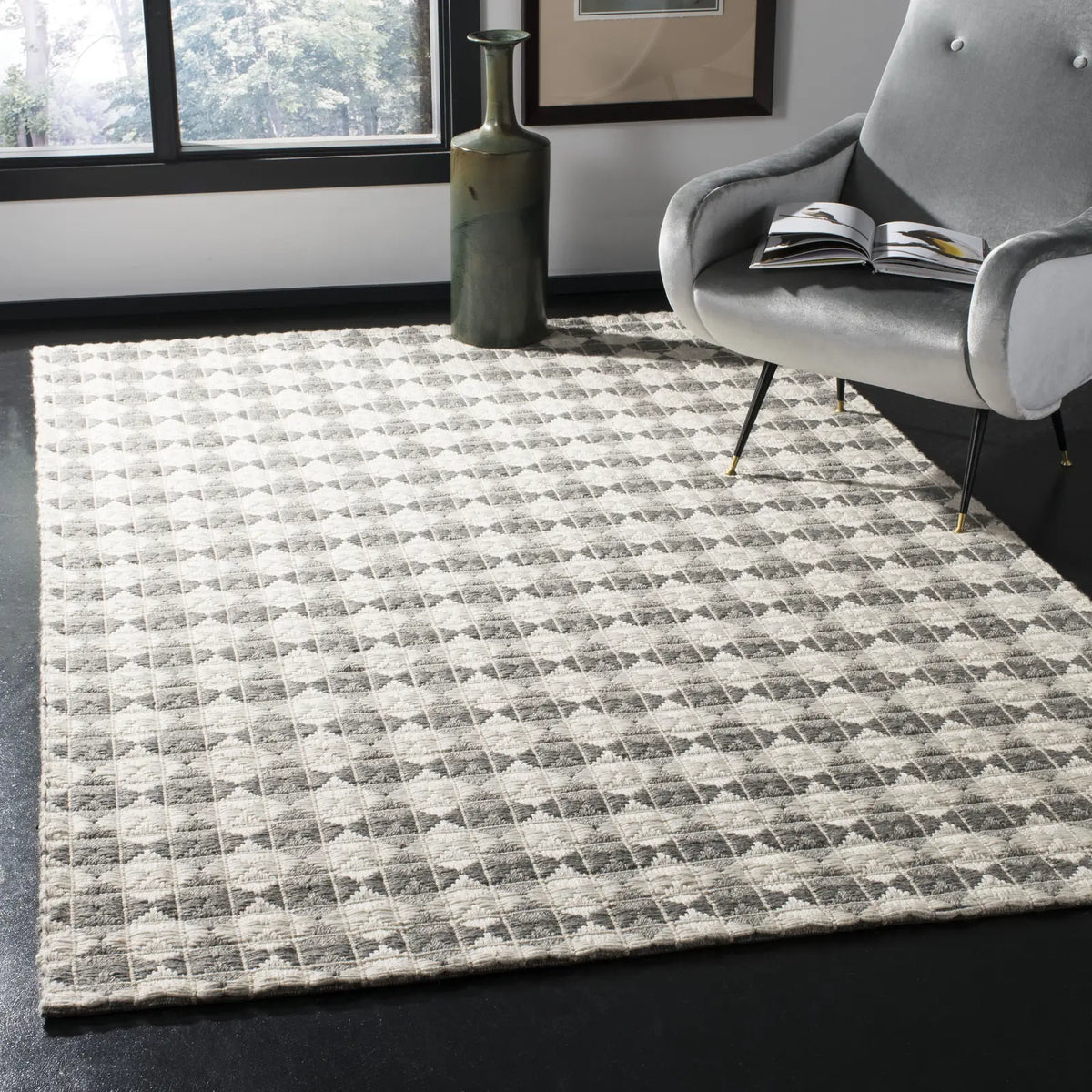 Safavieh Natura 5'-0" x 8'-0" Rug in Grey / Ivory