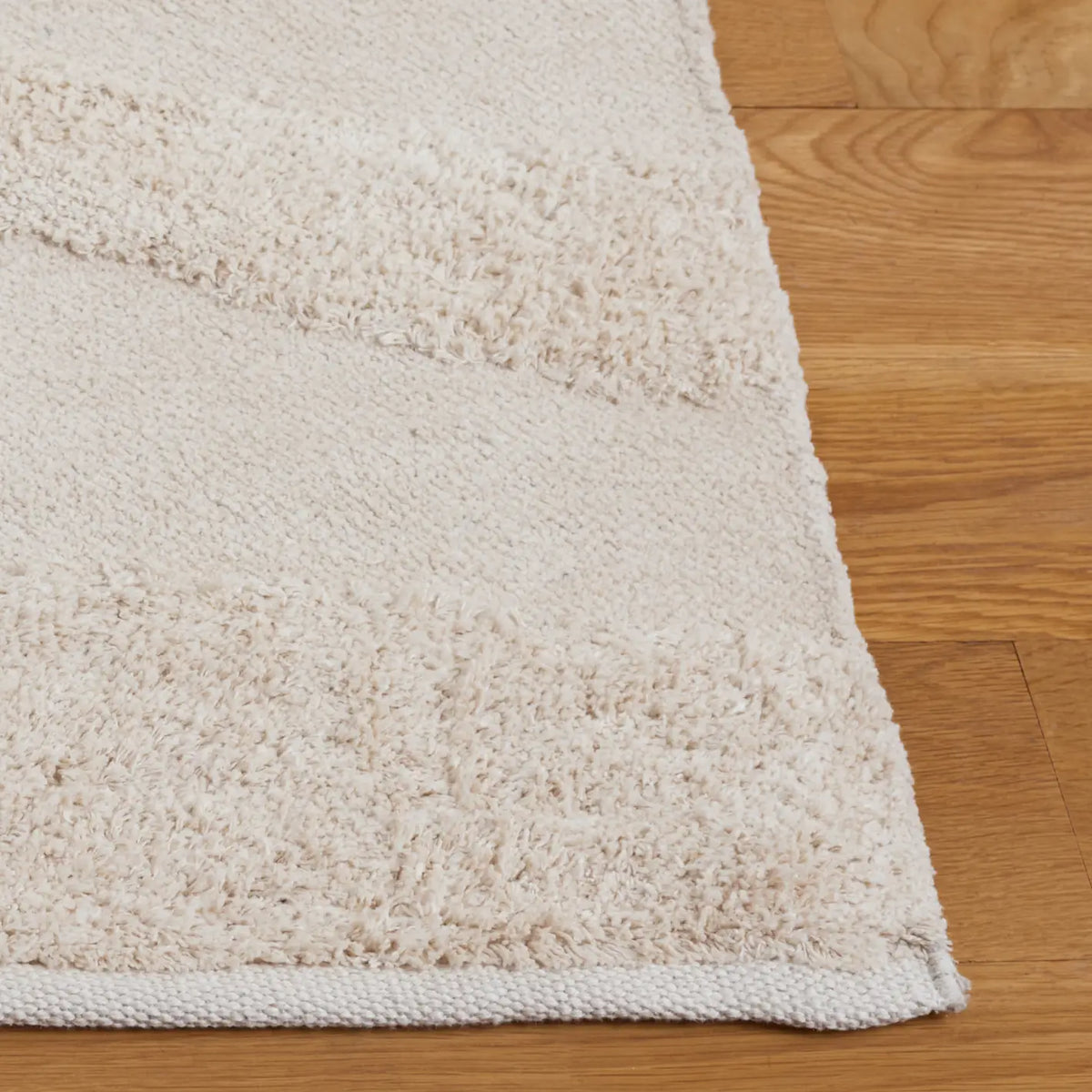 Safavieh Easy Care 4'-0" x 6'-0" Rug in Ivory
