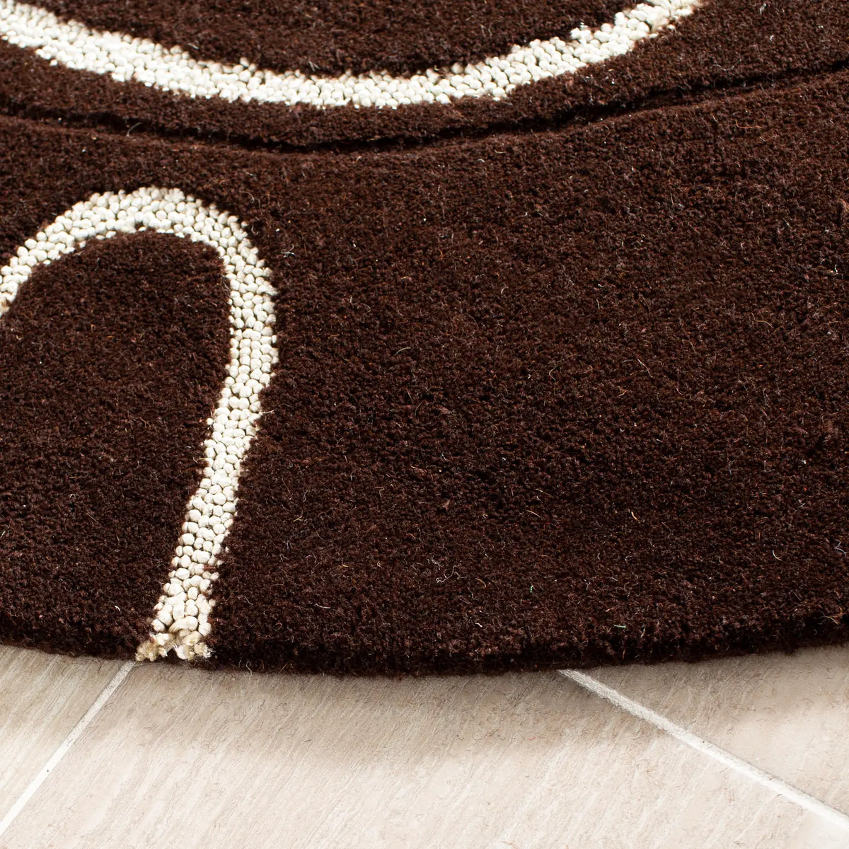 Safavieh Soho 6'-0" x 6'-0" Rug in Brown / Ivory