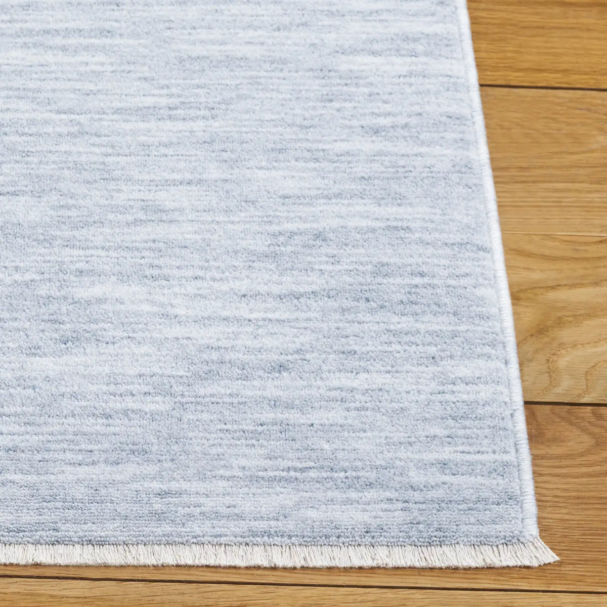 Safavieh Haven 4'-0" x 6'-0" Rug in Light Blue