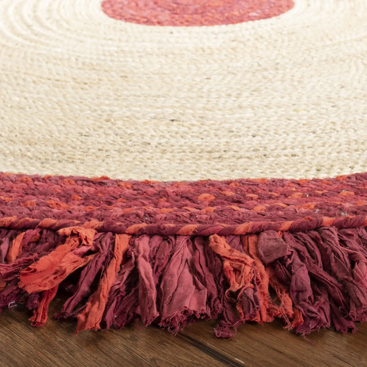 Safavieh Cape Cod 5'-0" x 5'-0" Rug in Red / Natural