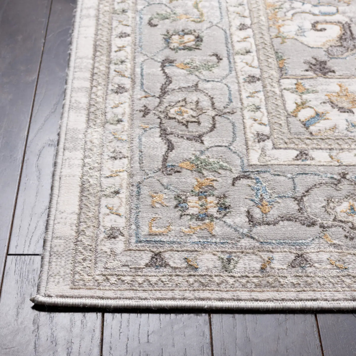 Safavieh Bel Air 4'-5" x 6'-5" Rug in Grey / Light Grey