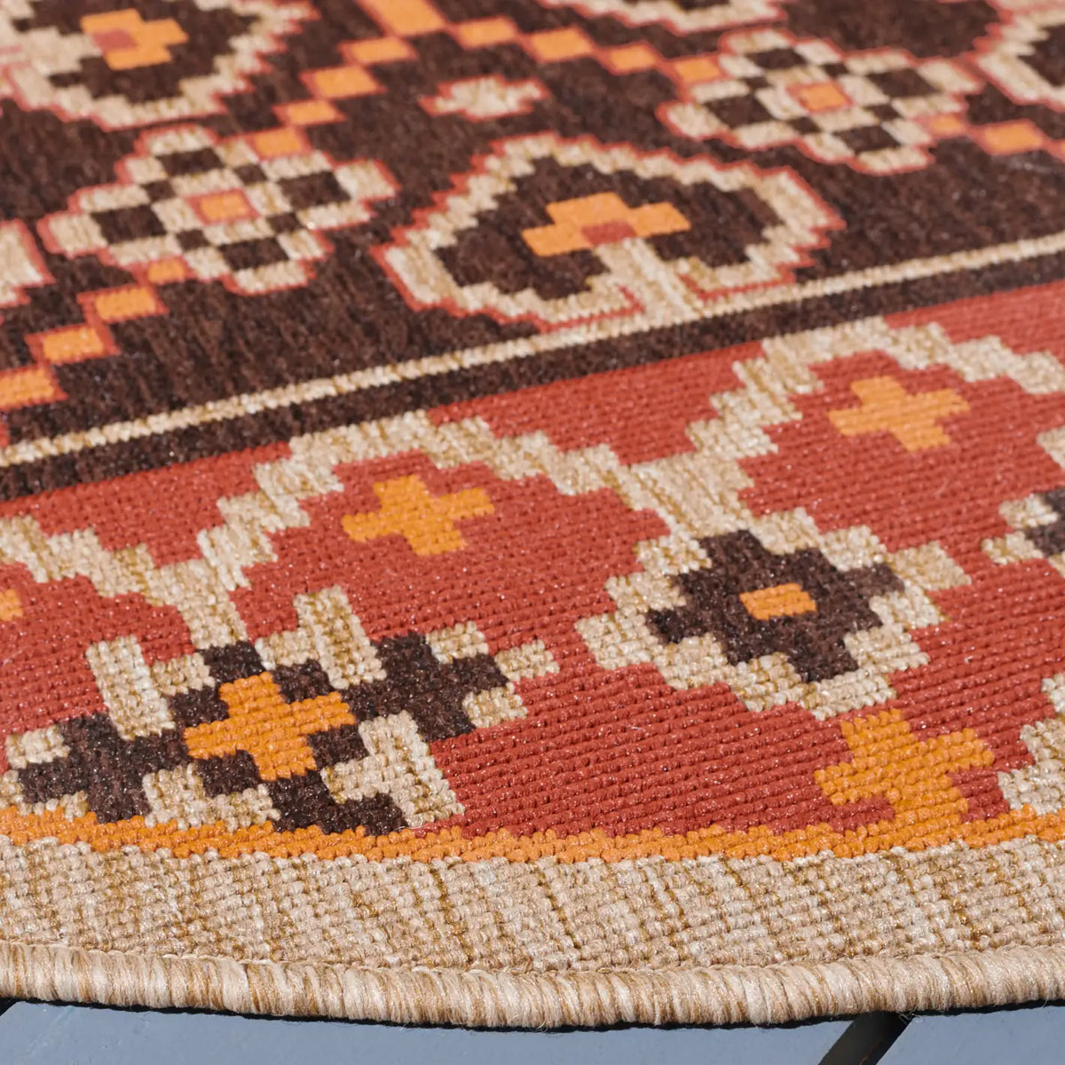Safavieh Veranda 6'-7" x 6'-7" Rug in Red / Chocolate