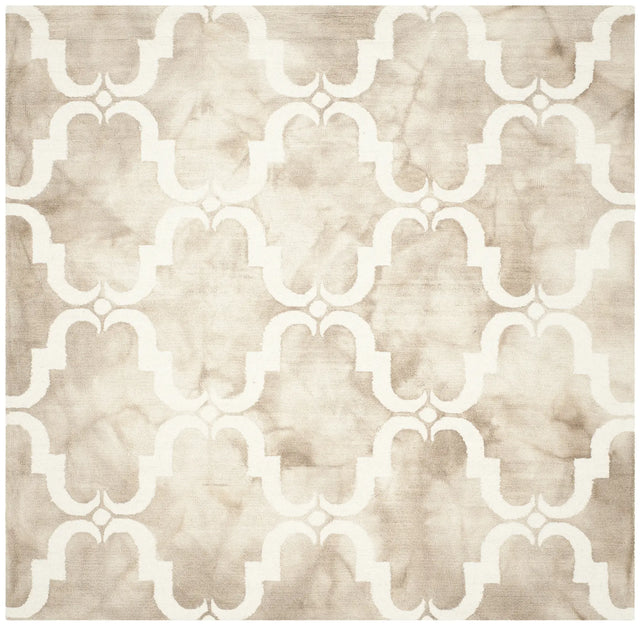 Safavieh Dip Dye 7'-0" x 7'-0" Rug in Beige / Ivory