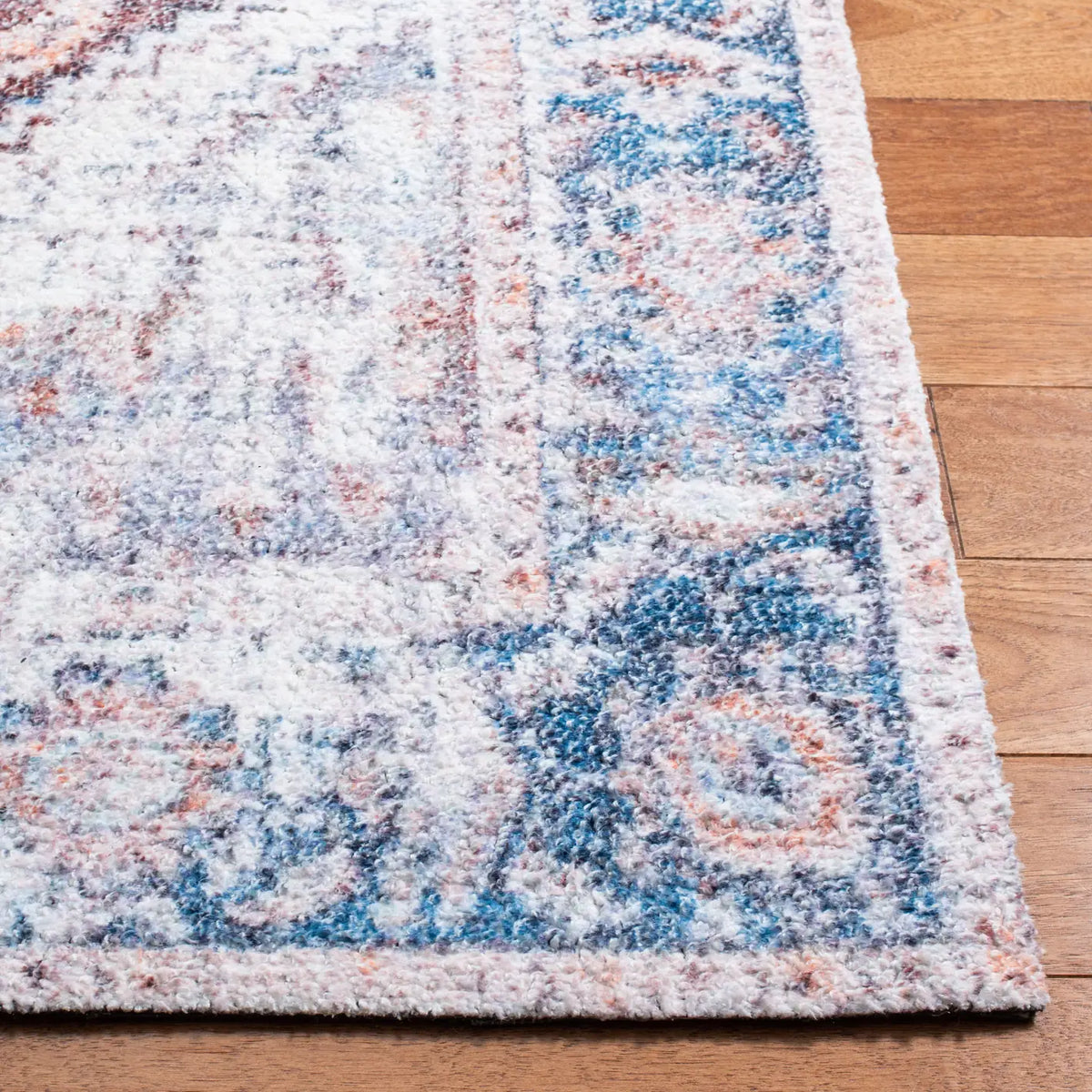 Safavieh Classic Vintage 4'-0" x 6'-0" Rug in Rust / Blue