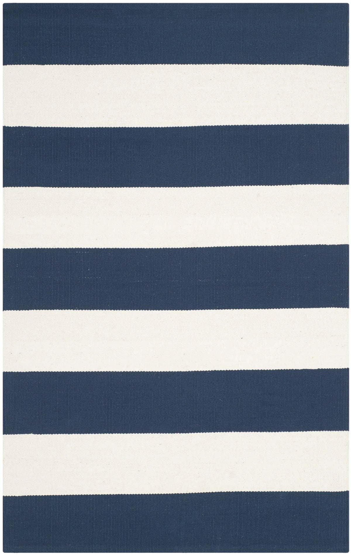 Safavieh Montauk 2'-6" x 4'-0" Rug in Navy / Ivory