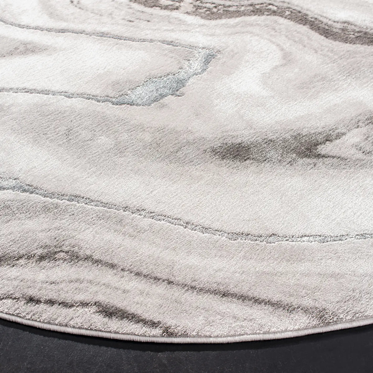 Safavieh Craft 5'-3" x 5'-3" Rug in Grey / Silver
