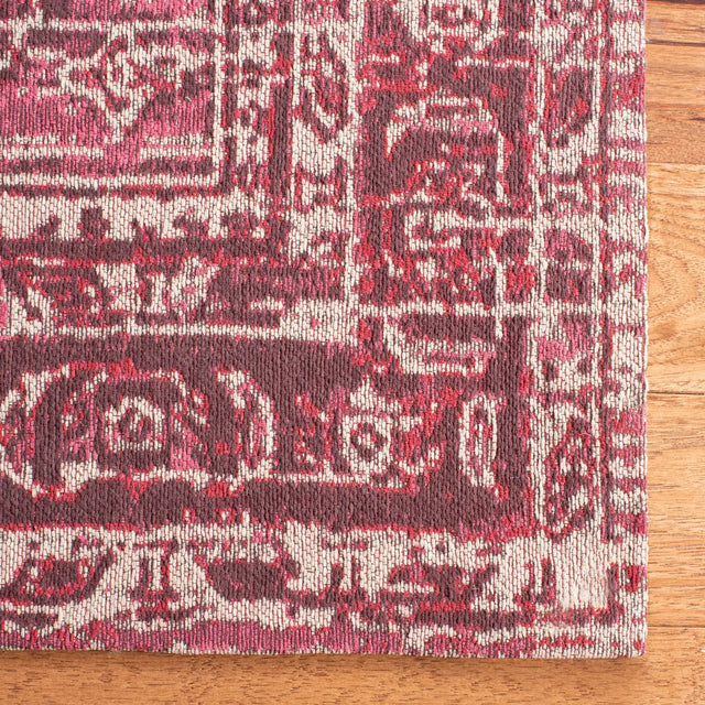 Safavieh Classic Vintage 5'-0" x 8'-0" Rug in Fuchisa