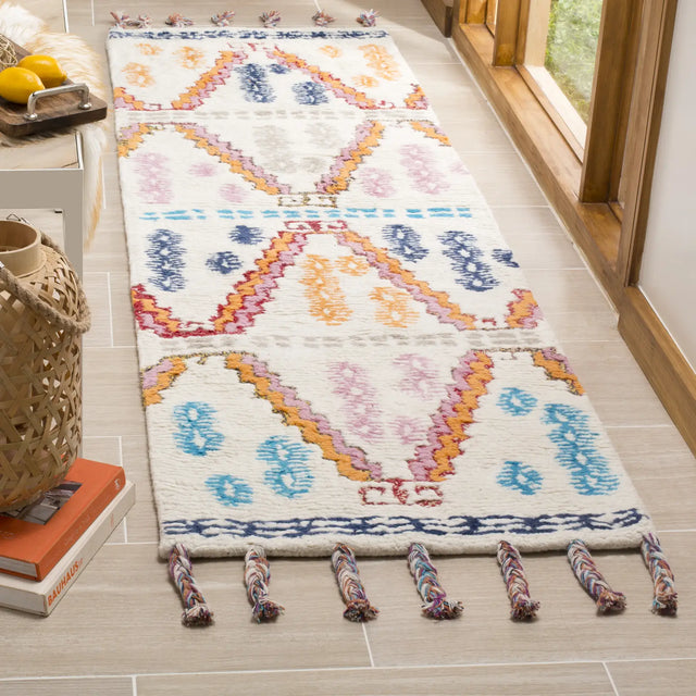 Safavieh Casablanca 2'-3" x 8'-0" Rug in Ivory / Multi