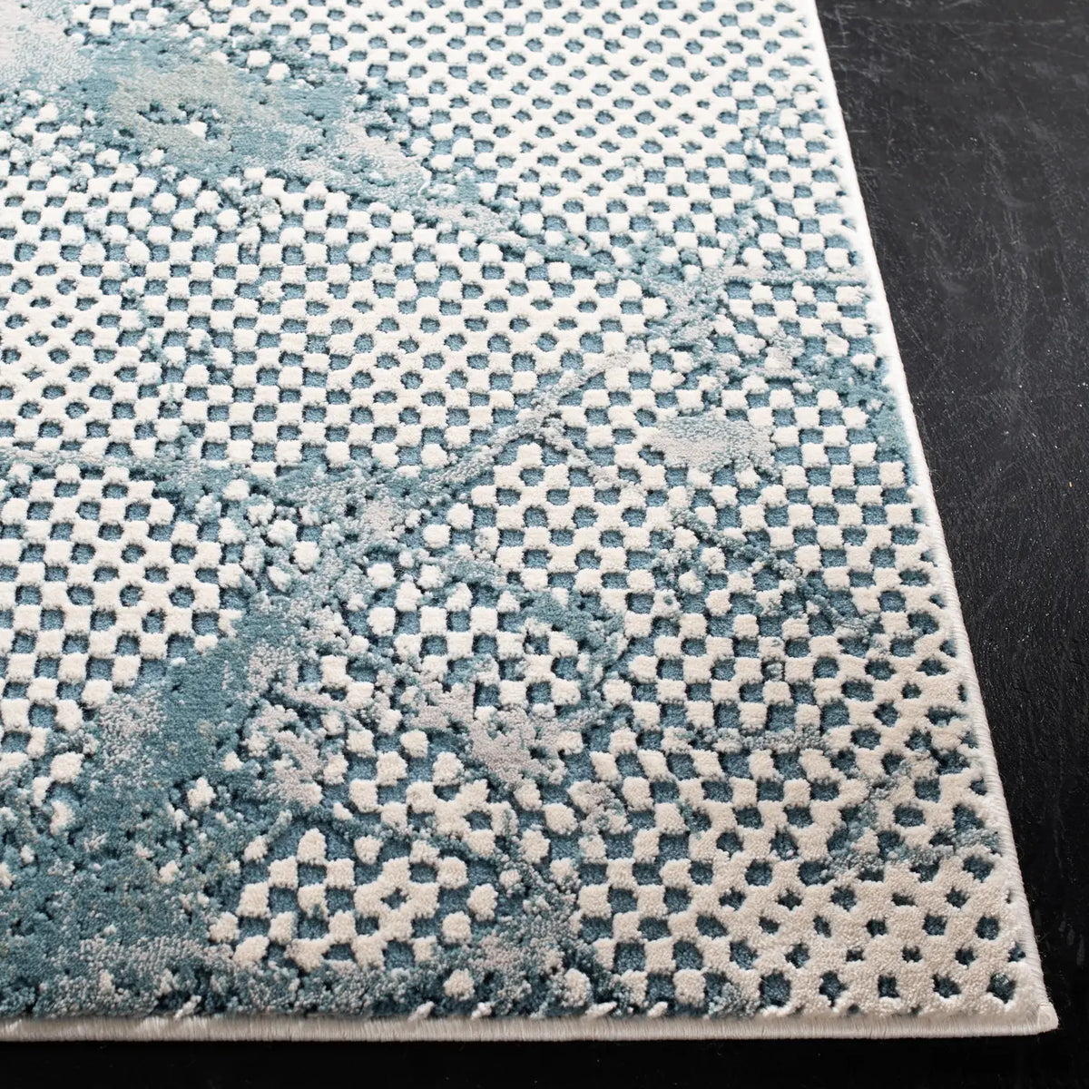 Safavieh Meadow 100 4'-0" x 6'-0" Rug in Turquoise / Ivory