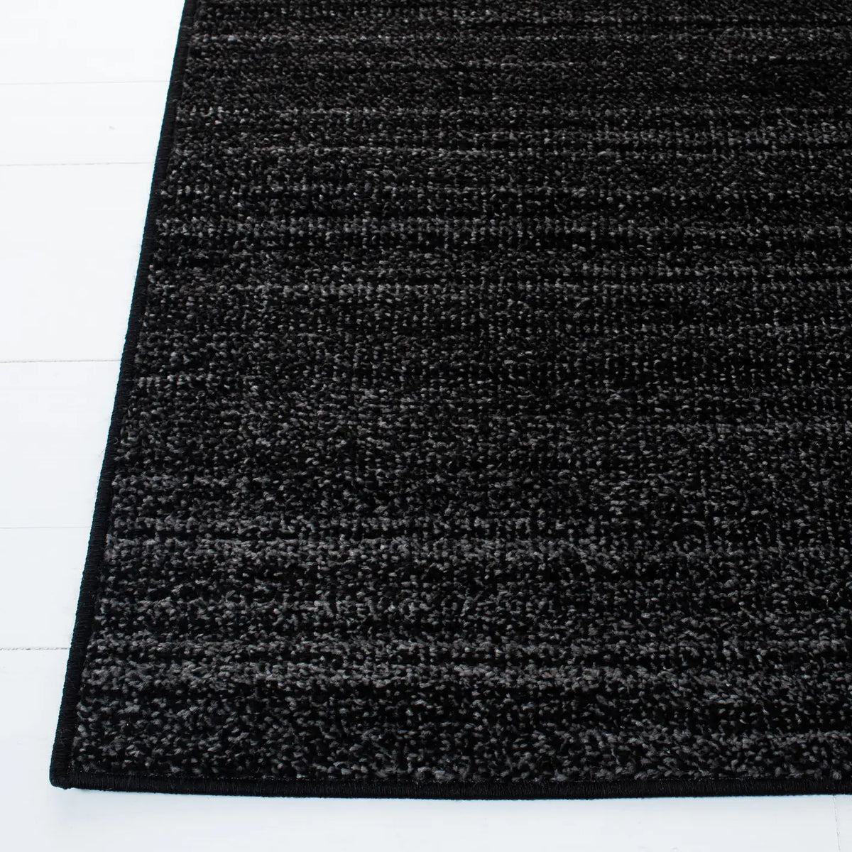 Safavieh Adirondack 4'-0" x 6'-0" Rug in Black / Ivory