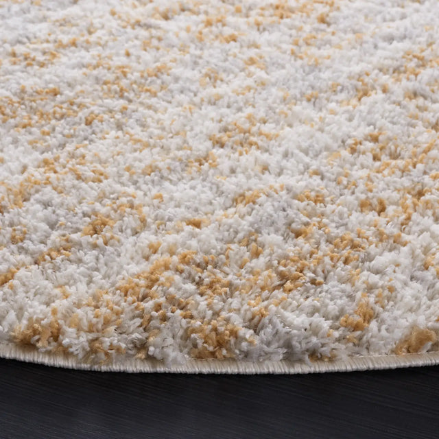 Safavieh Berber Shag 5'-5" x 5'-5" Rug in Ivory / Light Gold