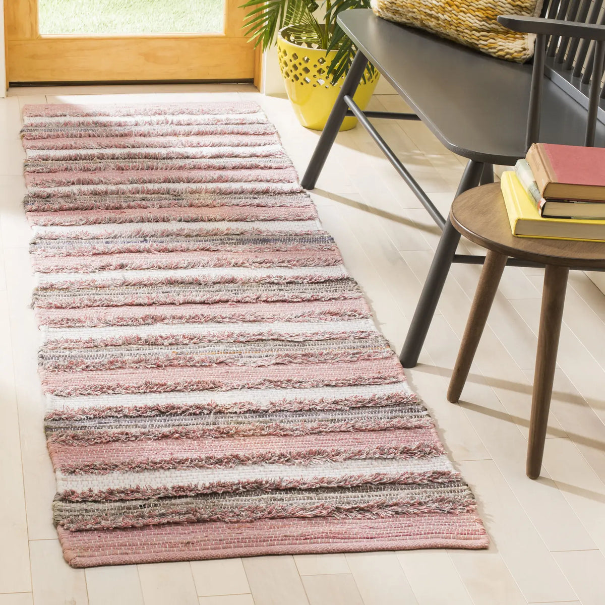 Safavieh Montauk 2'-3" x 8'-0" Rug in Pink / Multi