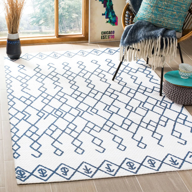 Safavieh Cedar Brook 4'-0" x 6'-0" Rug in Ivory / Navy