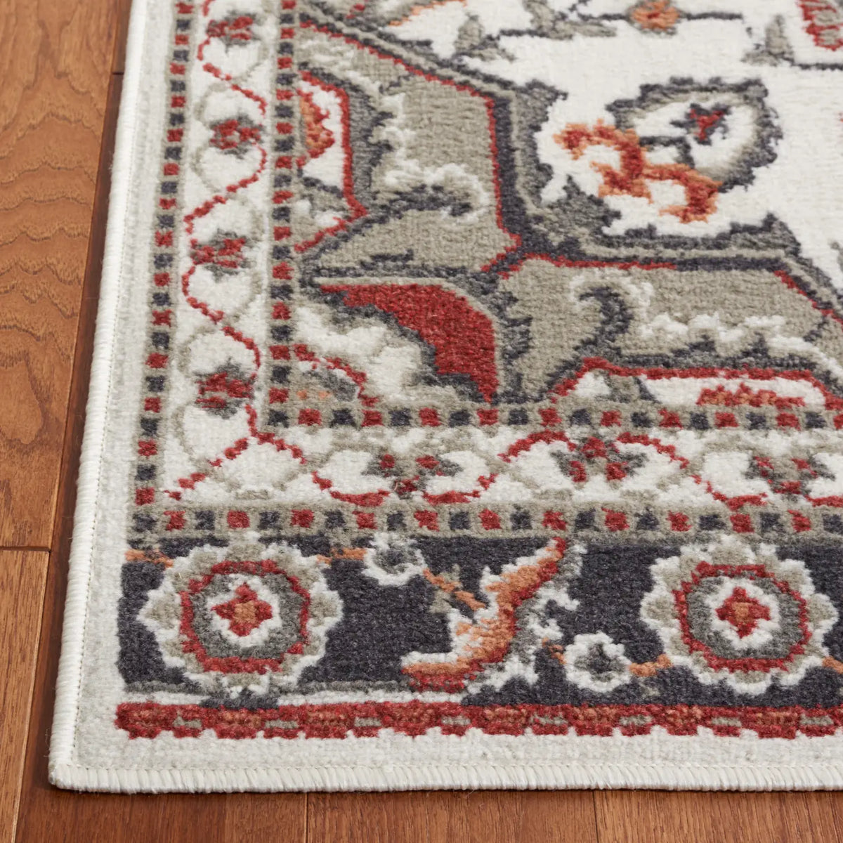 Safavieh Pyramid 4'-5" x 6'-5" Rug in Grey/Ivory / Rust