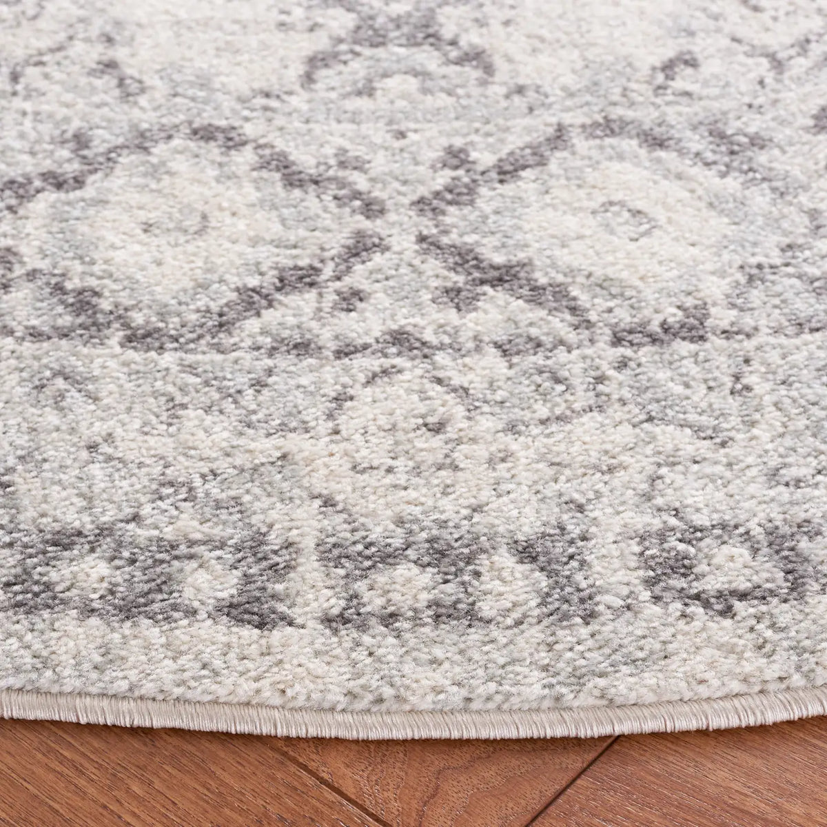Safavieh Tulum 6'-7" x 6'-7" Rug in Ivory / Grey