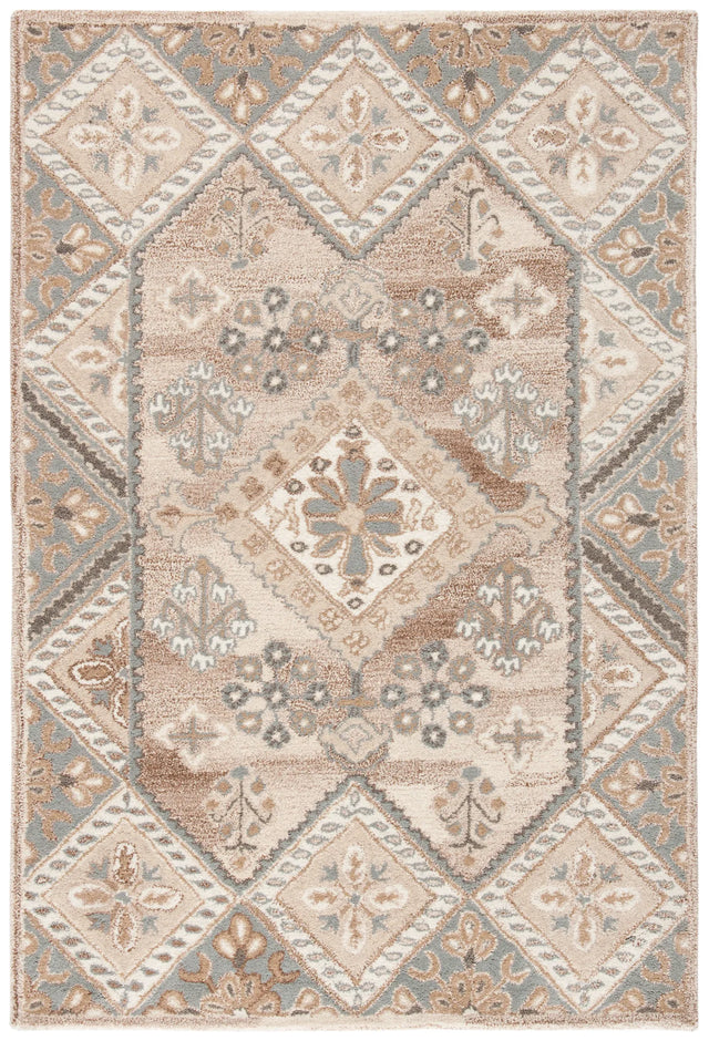 Safavieh Wyndham 4'-0" x 6'-0" Rug in Ivory / Grey