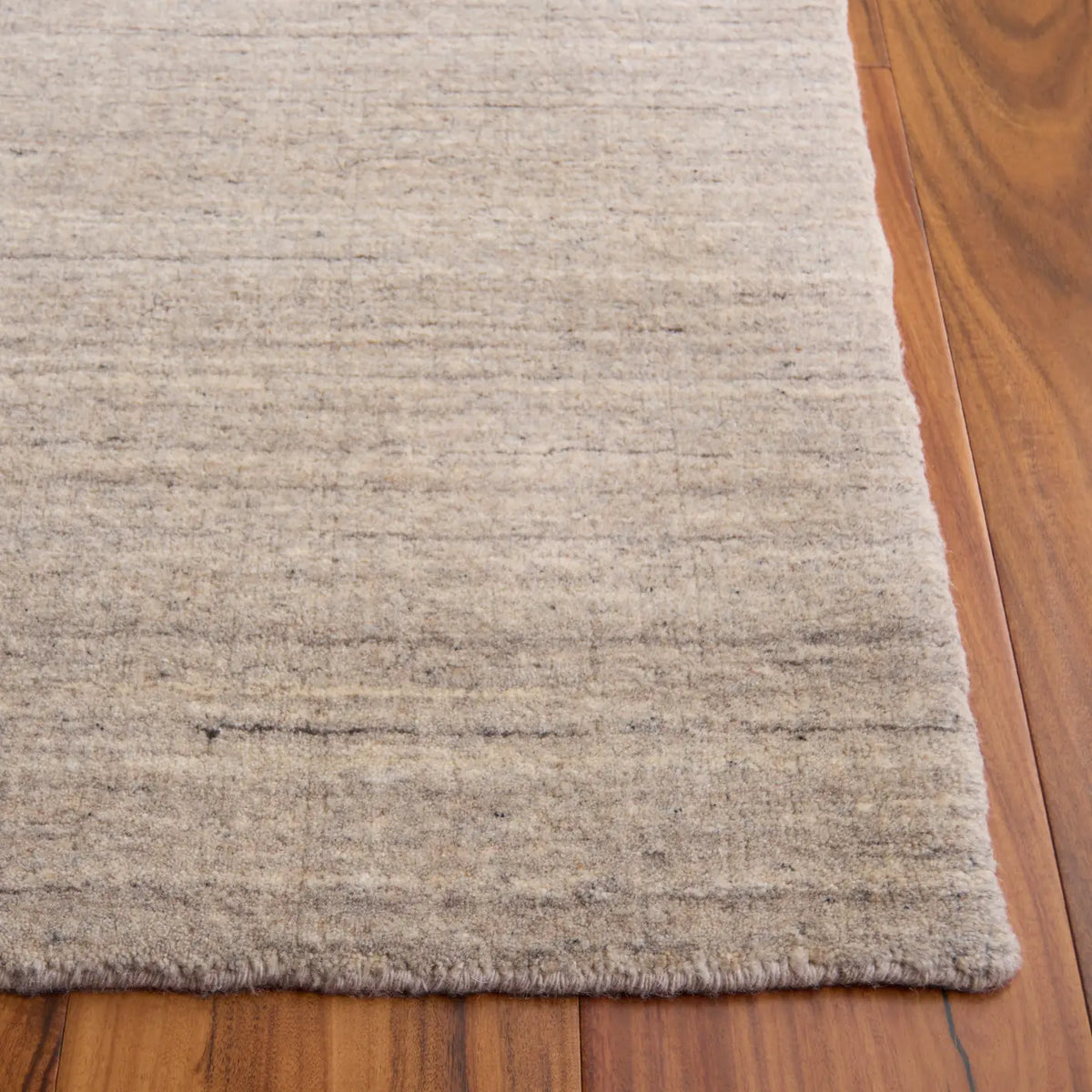 Safavieh Himalaya 5'-0" x 8'-0" Rug in Stone