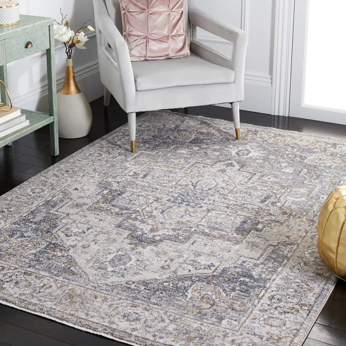 Safavieh Jasmine 4'-5" x 6'-5" Rug in Grey / Blue