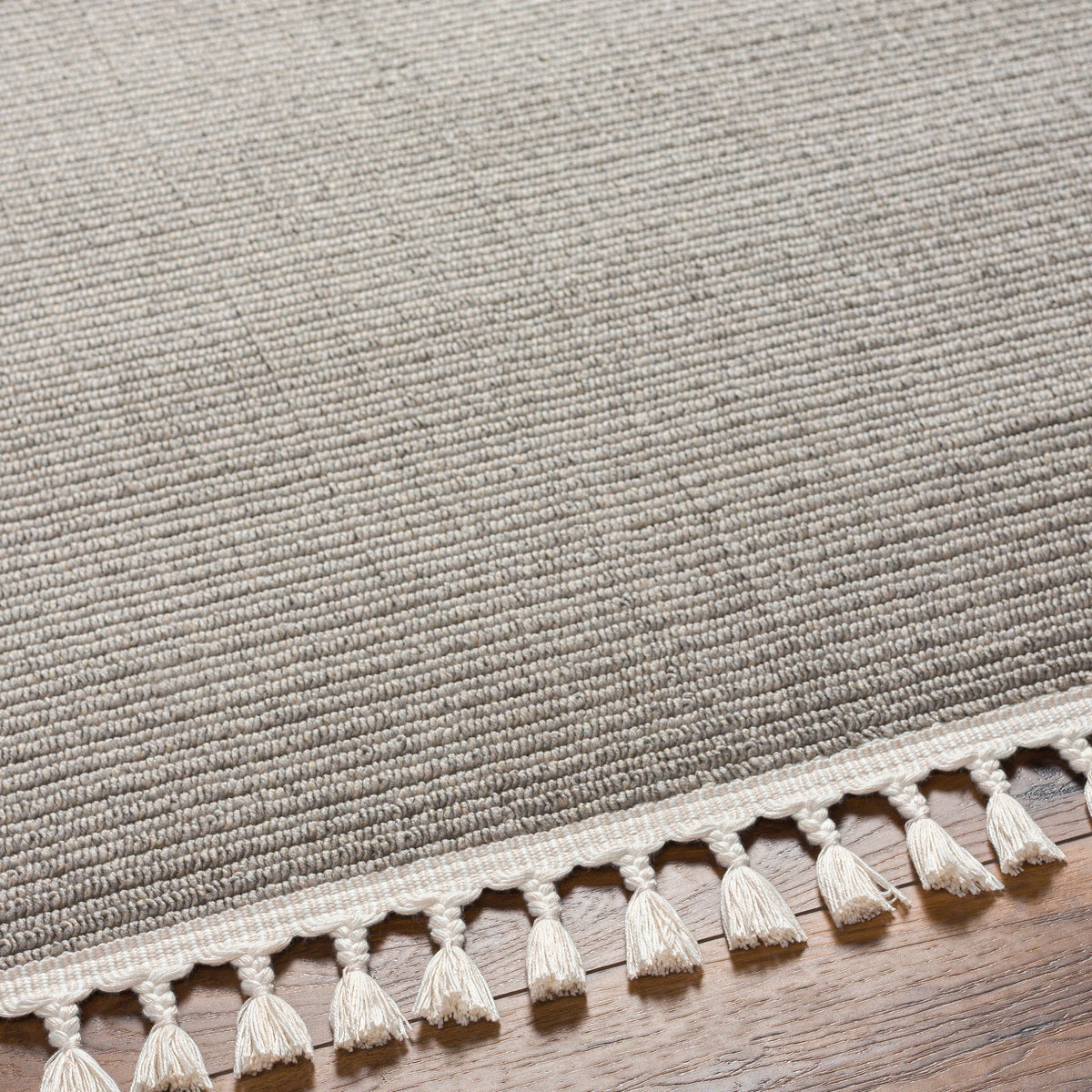 Surya Finland Fnd-2307 Cream, Off-White Rug.