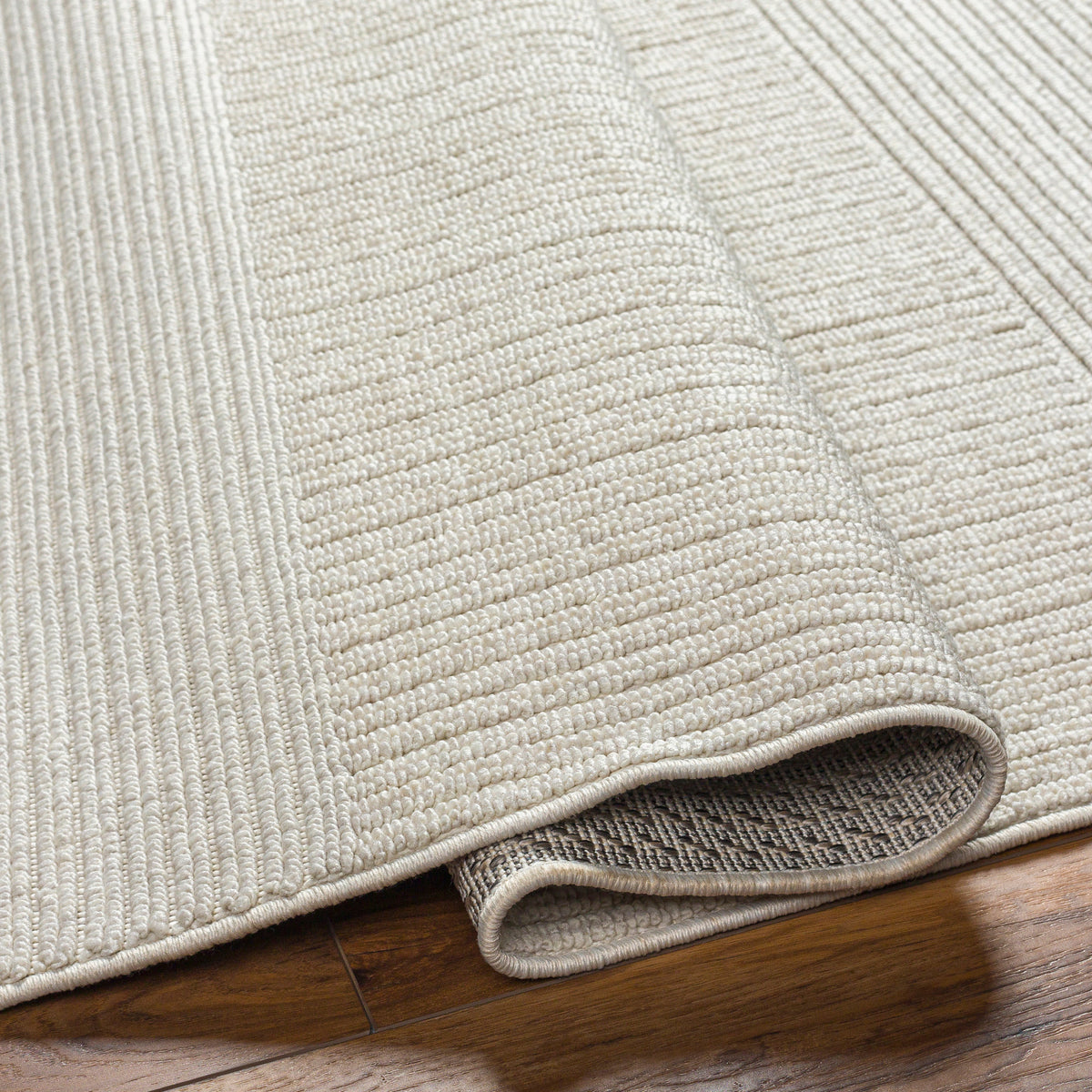 Surya Finland Fnd-2308 Cream Rug.