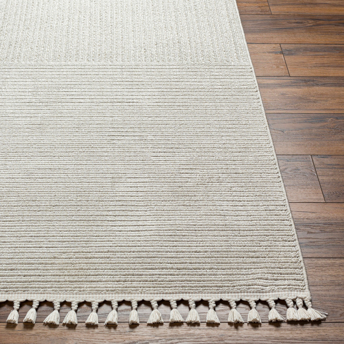 Surya Finland Fnd-2308 Cream Rug.