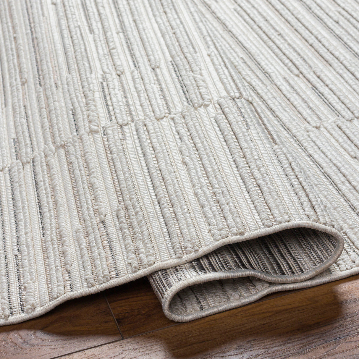Surya Finland Fnd-2311 Cream, Off-White Rug.