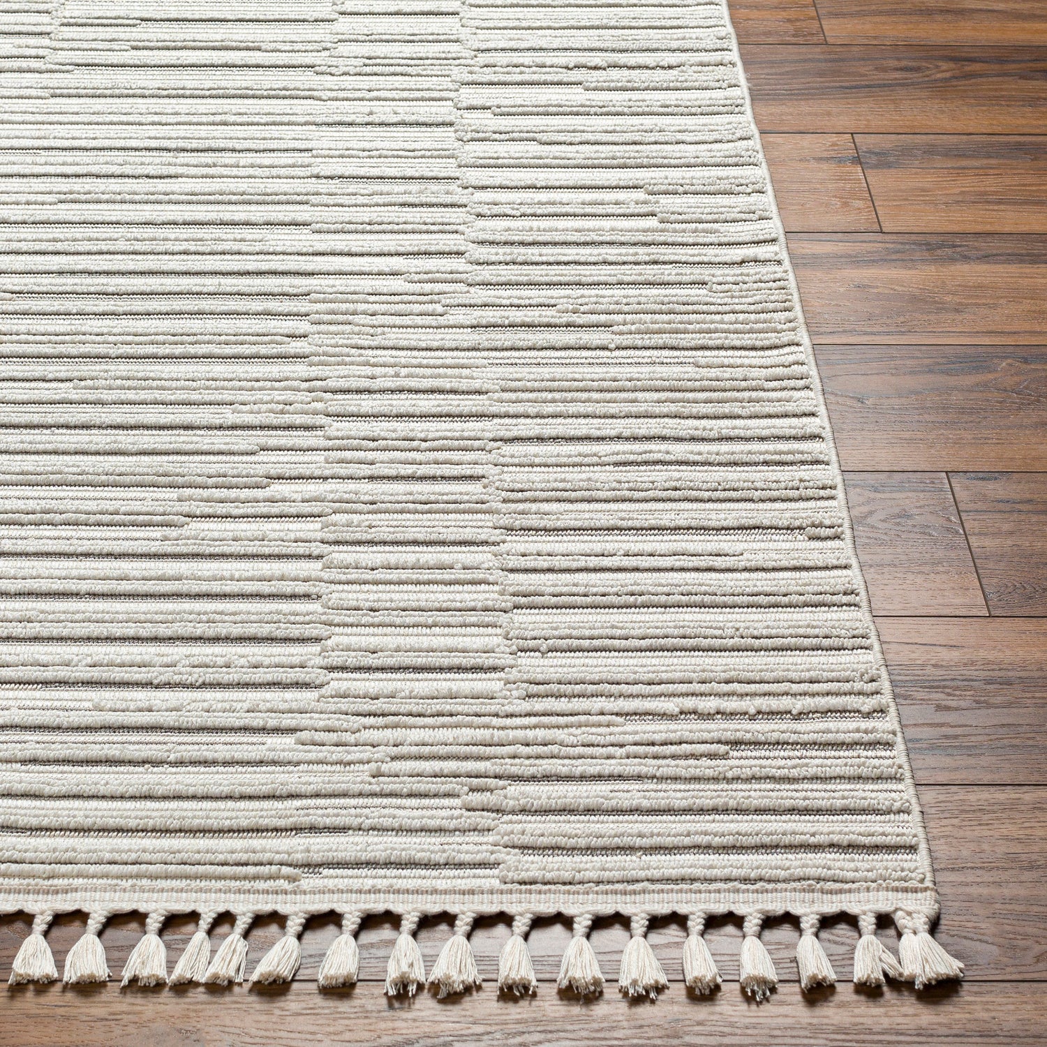 Surya Finland Fnd-2311 Cream, Off-White Rug.