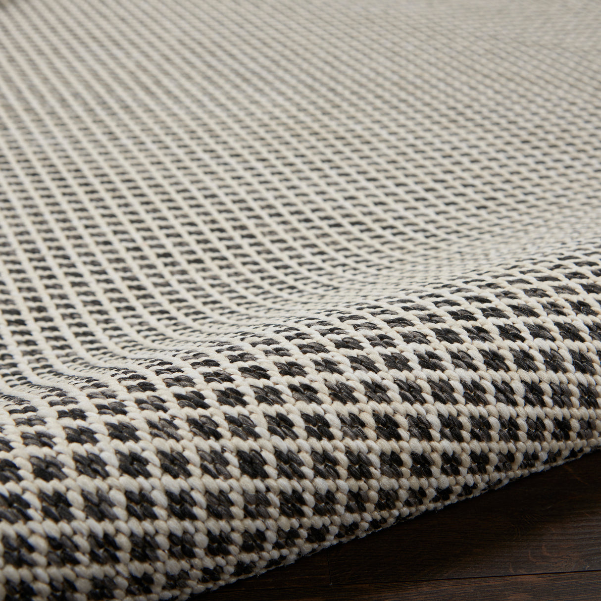 Nourison Courtyard COU01 Machine Made Ivory, Charcoal Rug