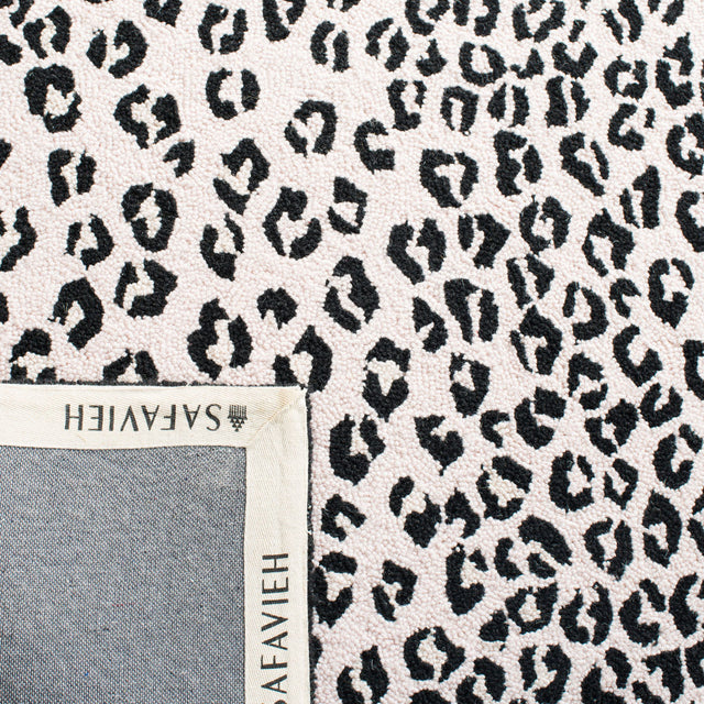 Safavieh Chelsea hk15c White / Black Rugs