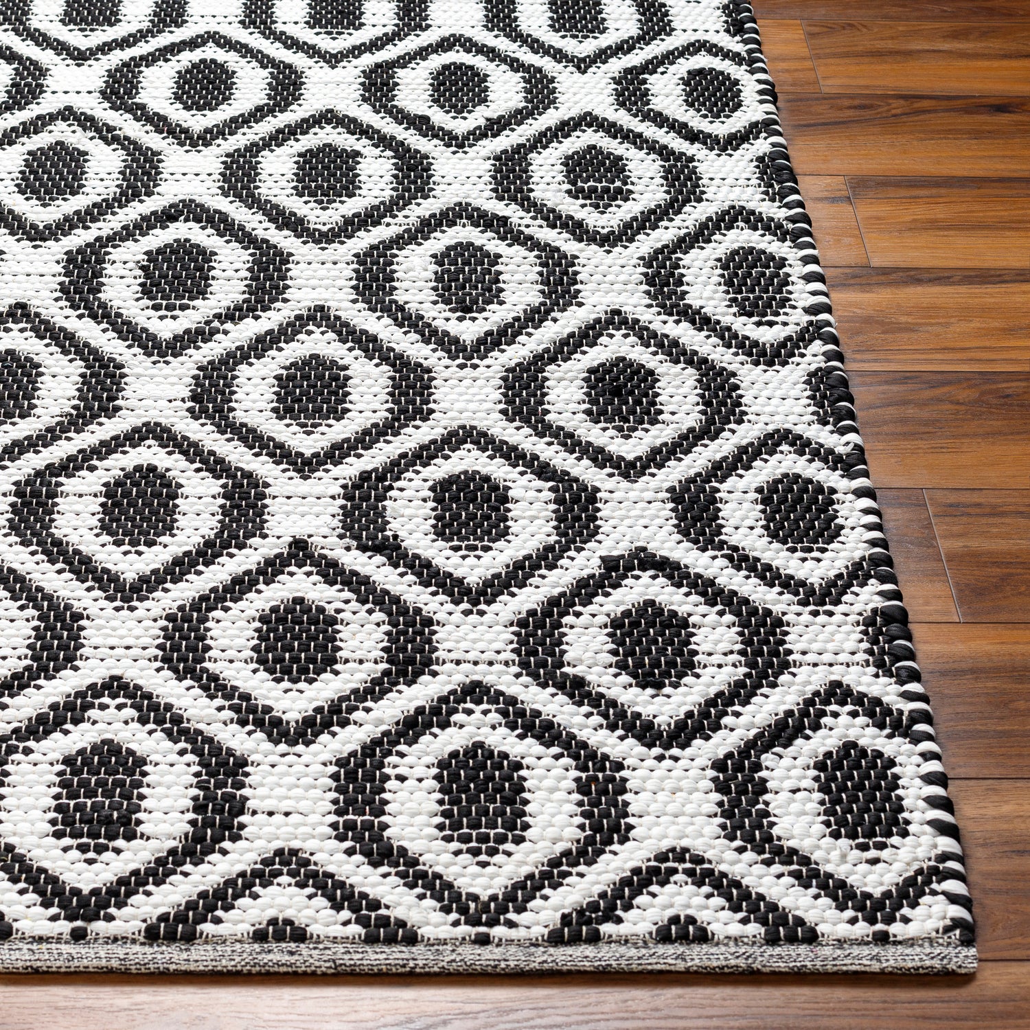 Surya Jean Jea-2307 Ivory, Black Rug.
