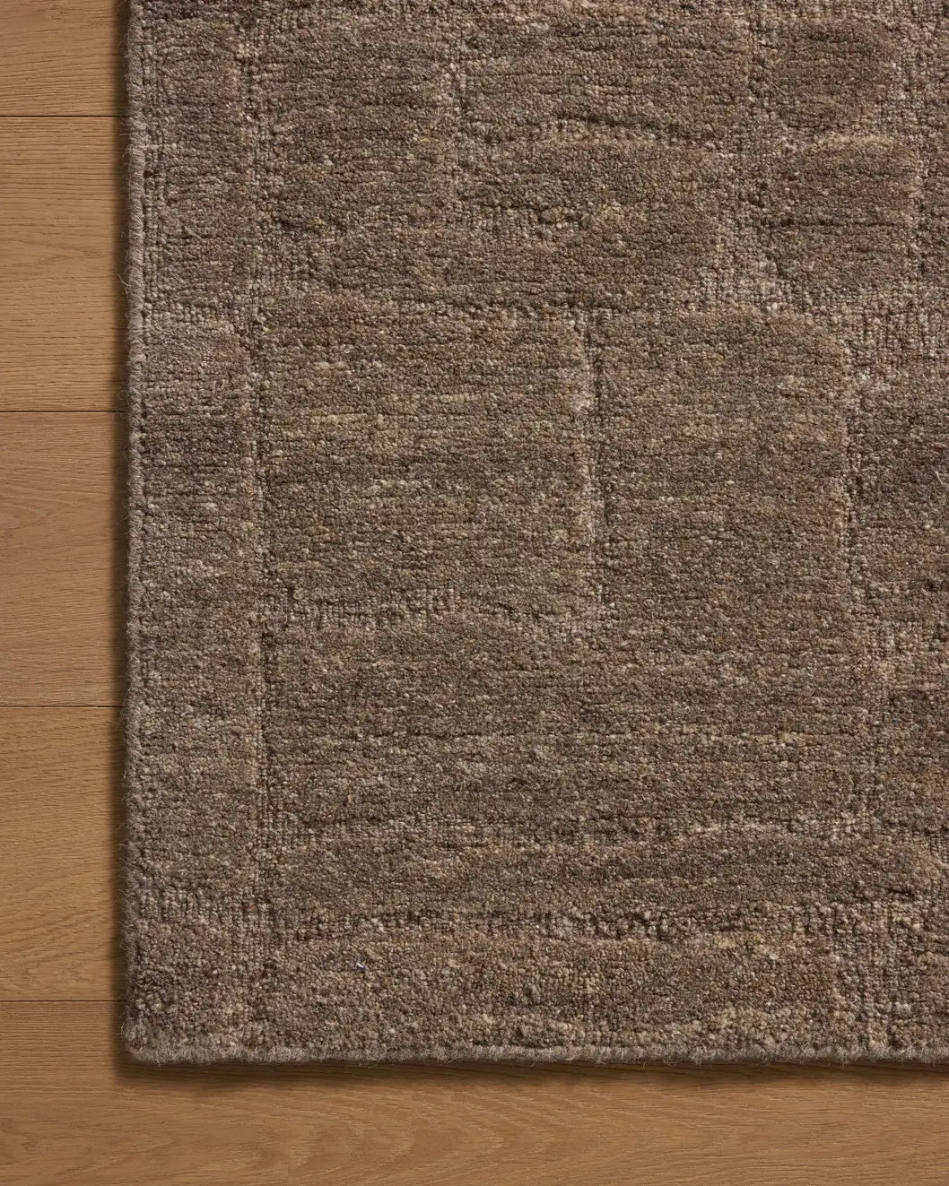 Loloi Hartley HRT-04 Brown / Mocha Rug - corner on wood