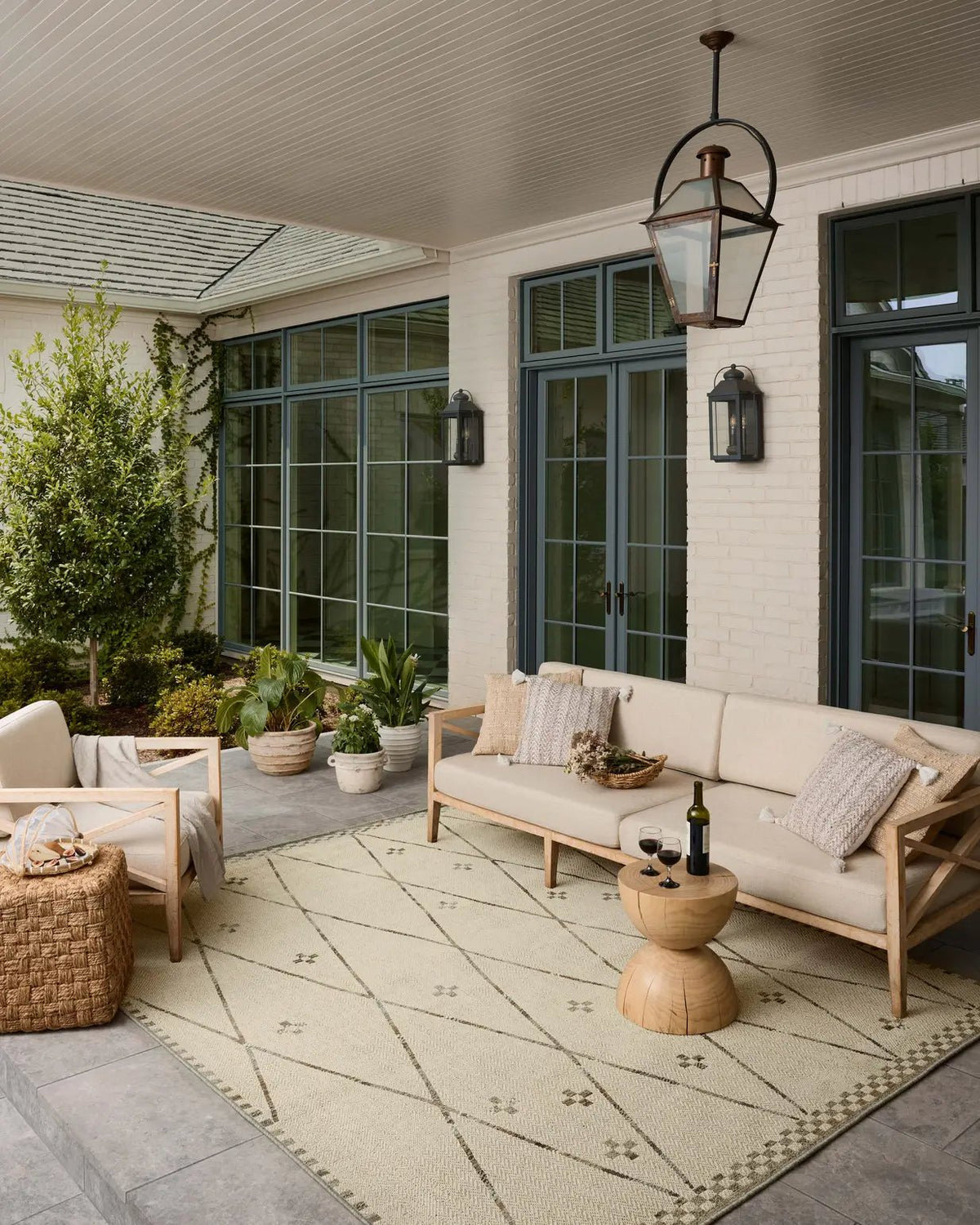 Loloi Saylor SAY-01 Ivory / Pebble Rug - room scene 3