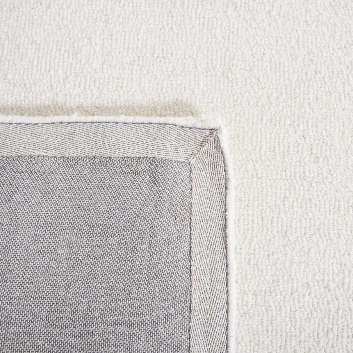 Safavieh Metro Met276F Ivory/Grey Rug.