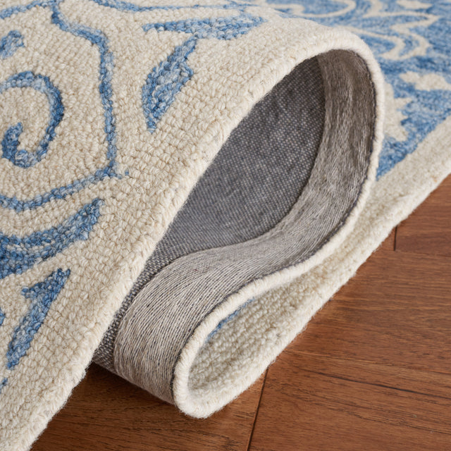 Safavieh Metro Met457M Blue/Ivory Rug.