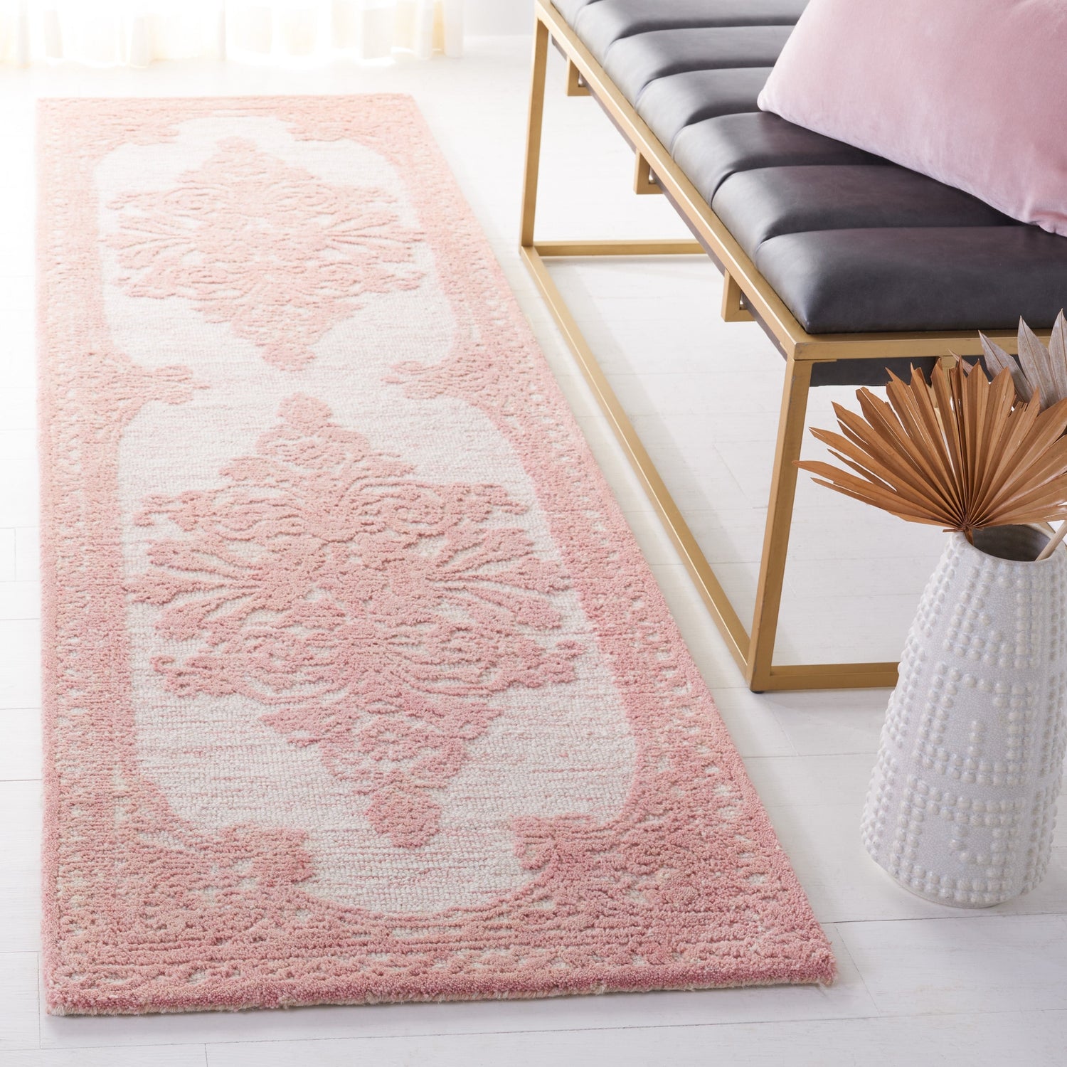Safavieh Metro Met616U Pink/Ivory Rug.