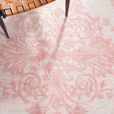 Safavieh Metro Met616U Pink/Ivory Rug.