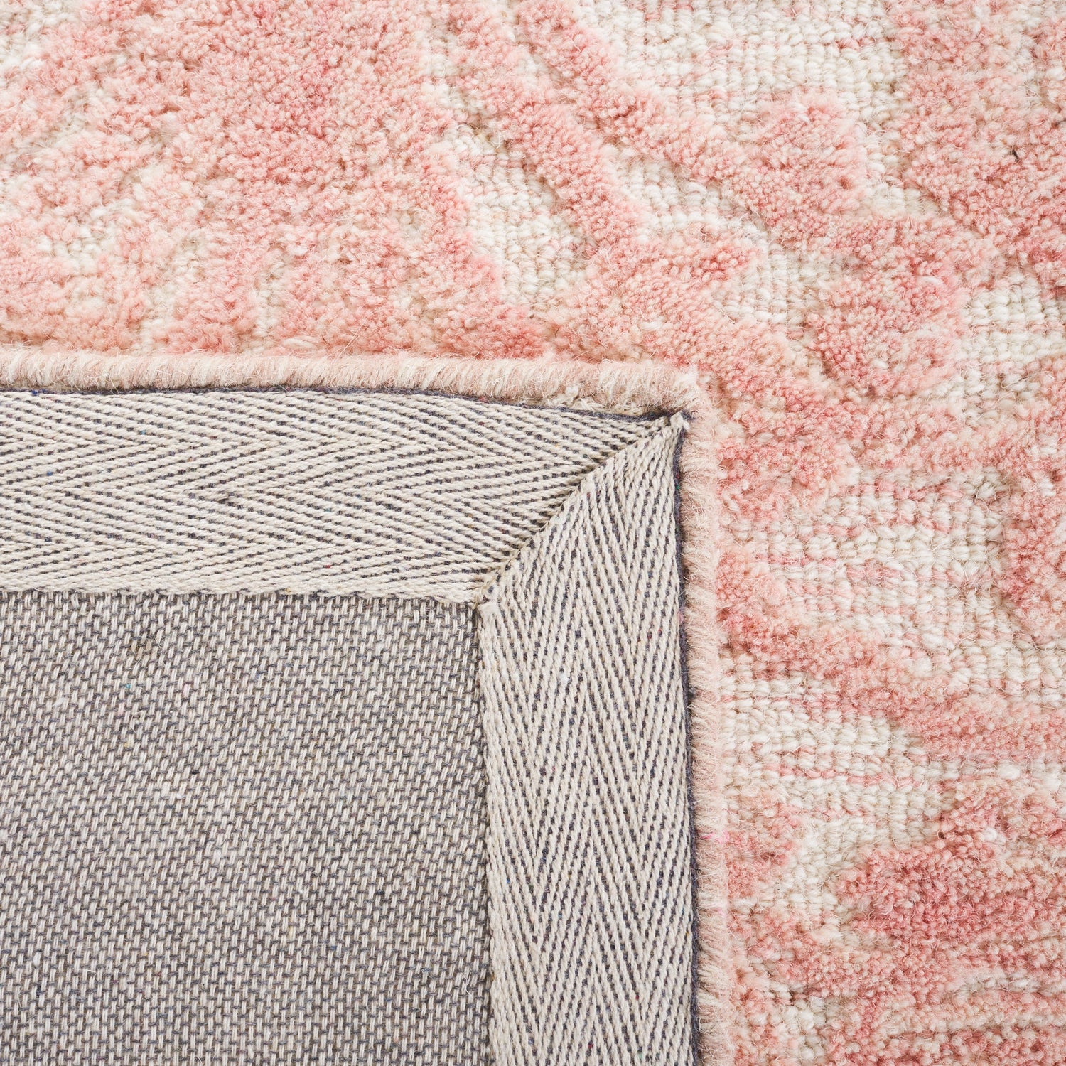 Safavieh Metro Met616U Pink/Ivory Rug.